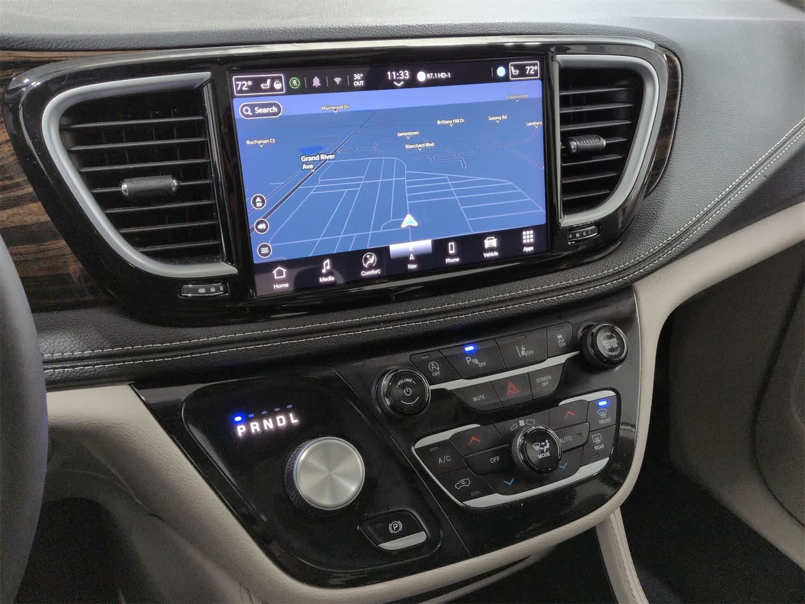 Thumbnail: 2024 Chrysler Pacifica - 30