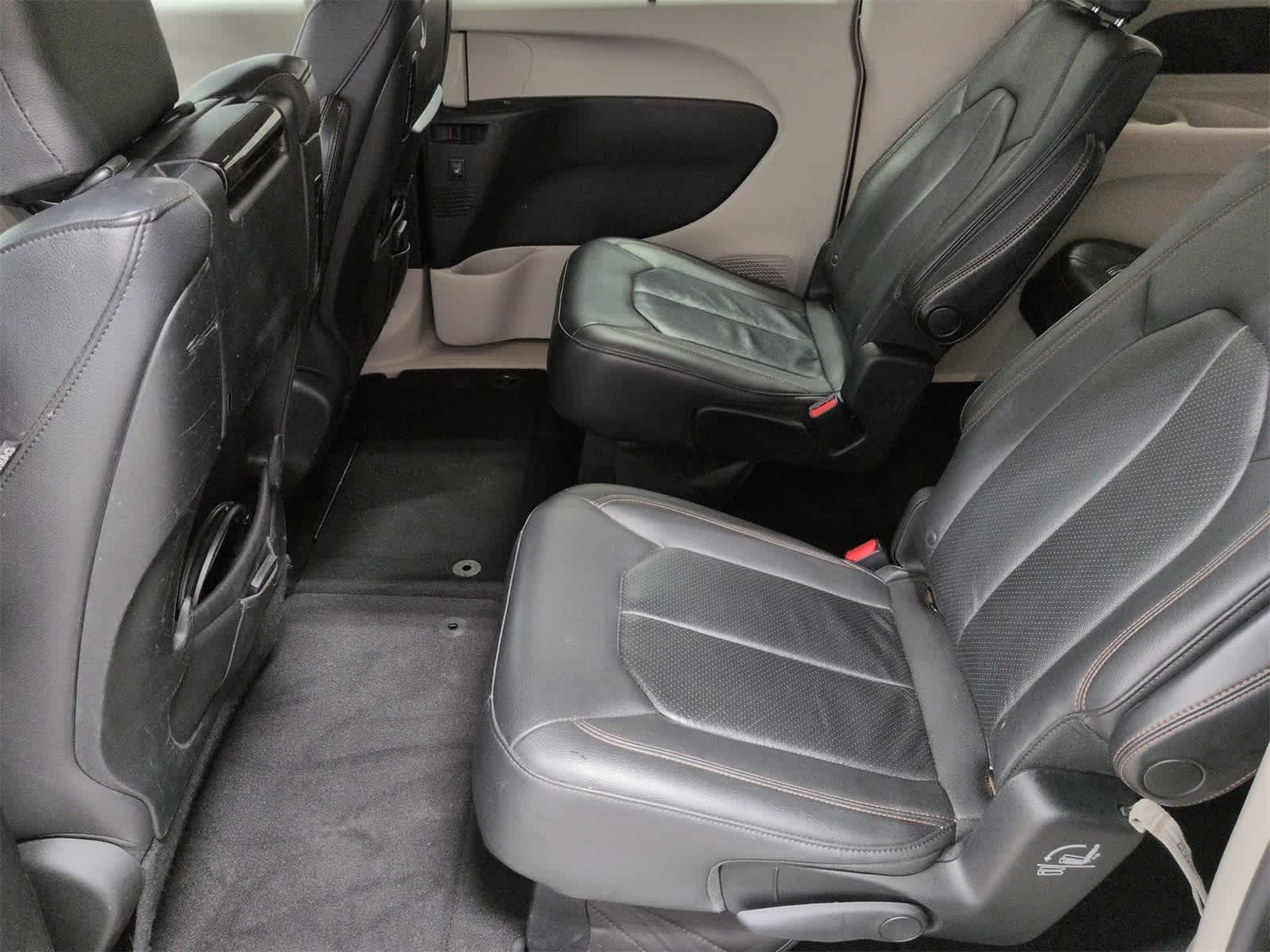 Thumbnail: 2017 Chrysler Pacifica - 21
