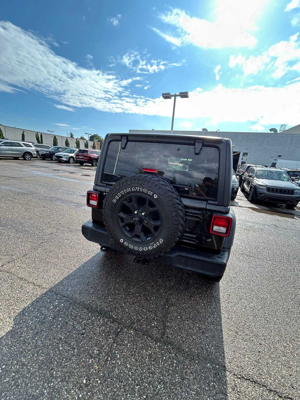 Thumbnail: 2021 Jeep Wrangler - 21