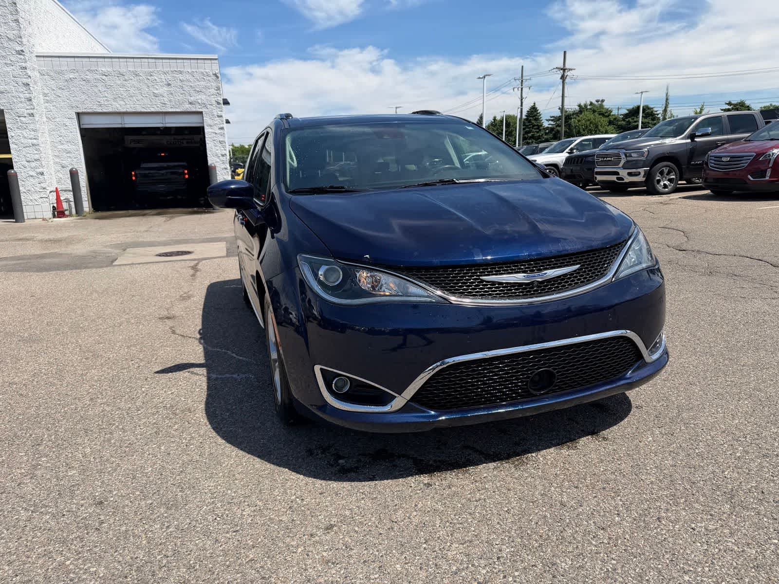 Thumbnail: 2019 Chrysler Pacifica - 5
