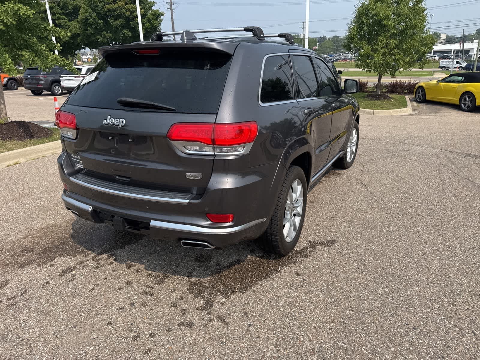 Thumbnail: 2015 Jeep Grand Cherokee - 20