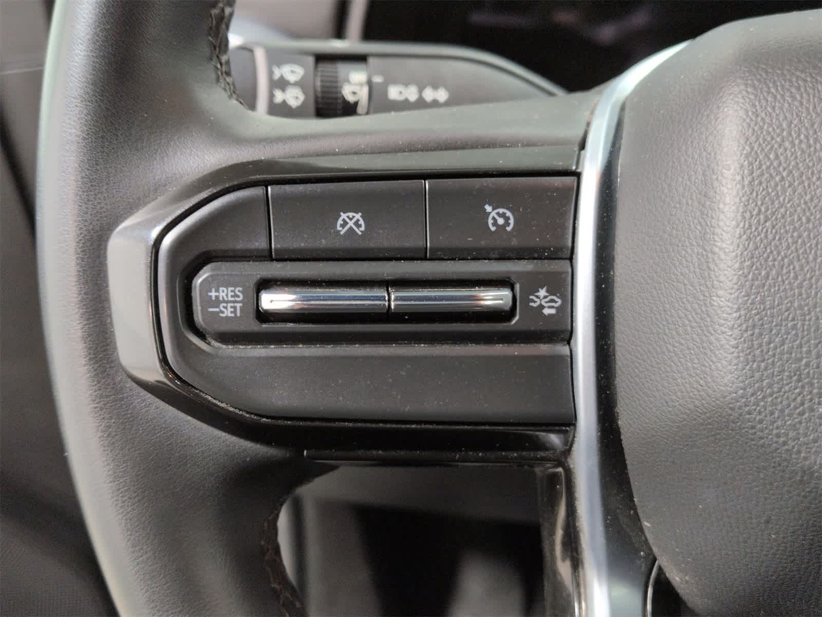 Thumbnail: 2023 Chevrolet Colorado - 24