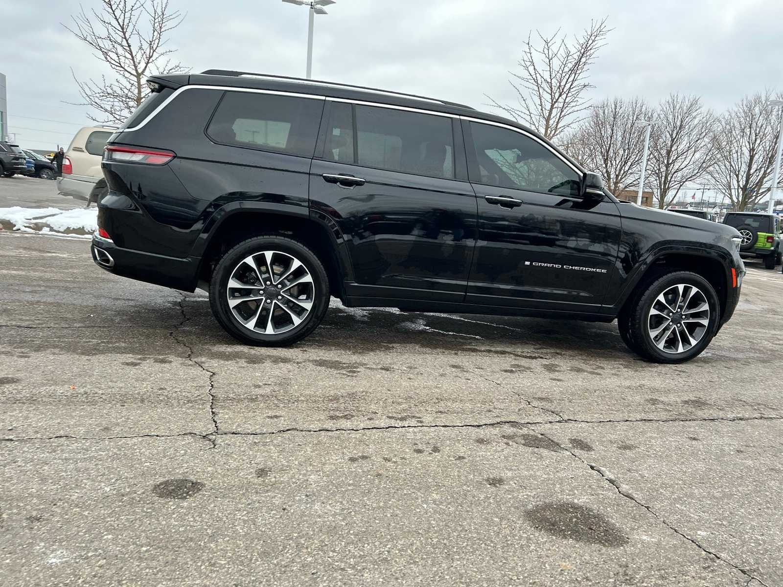 Thumbnail: 2023 Jeep Grand Cherokee L - 10