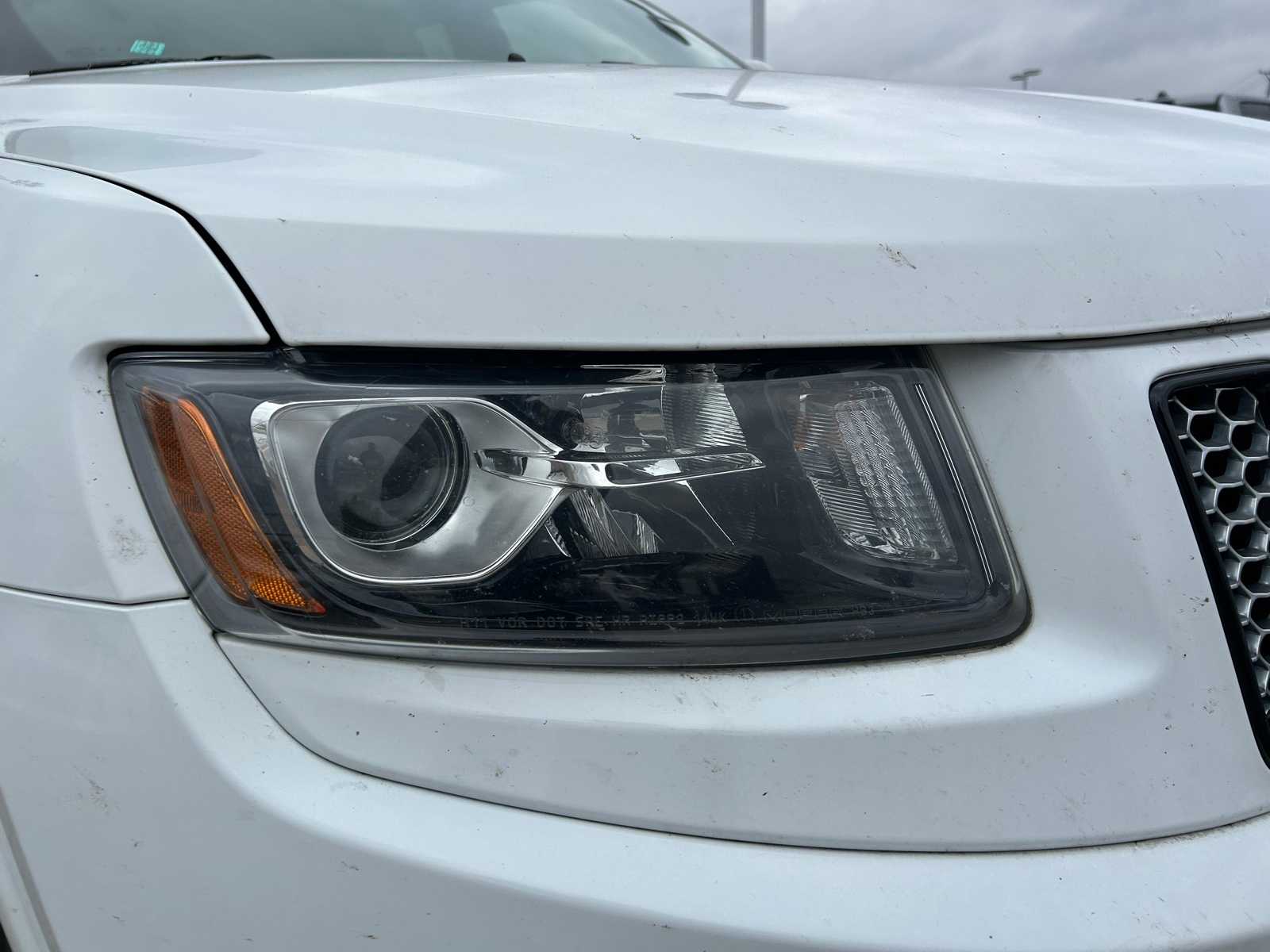 Thumbnail: 2015 Jeep Grand Cherokee - 23