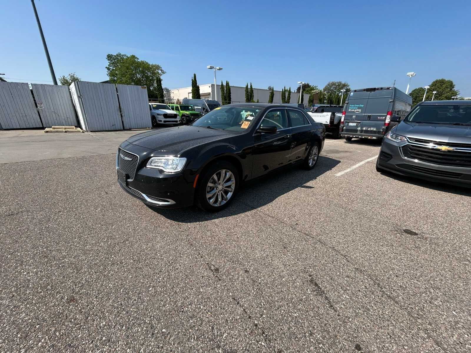 Thumbnail: 2023 Chrysler 300 - 1