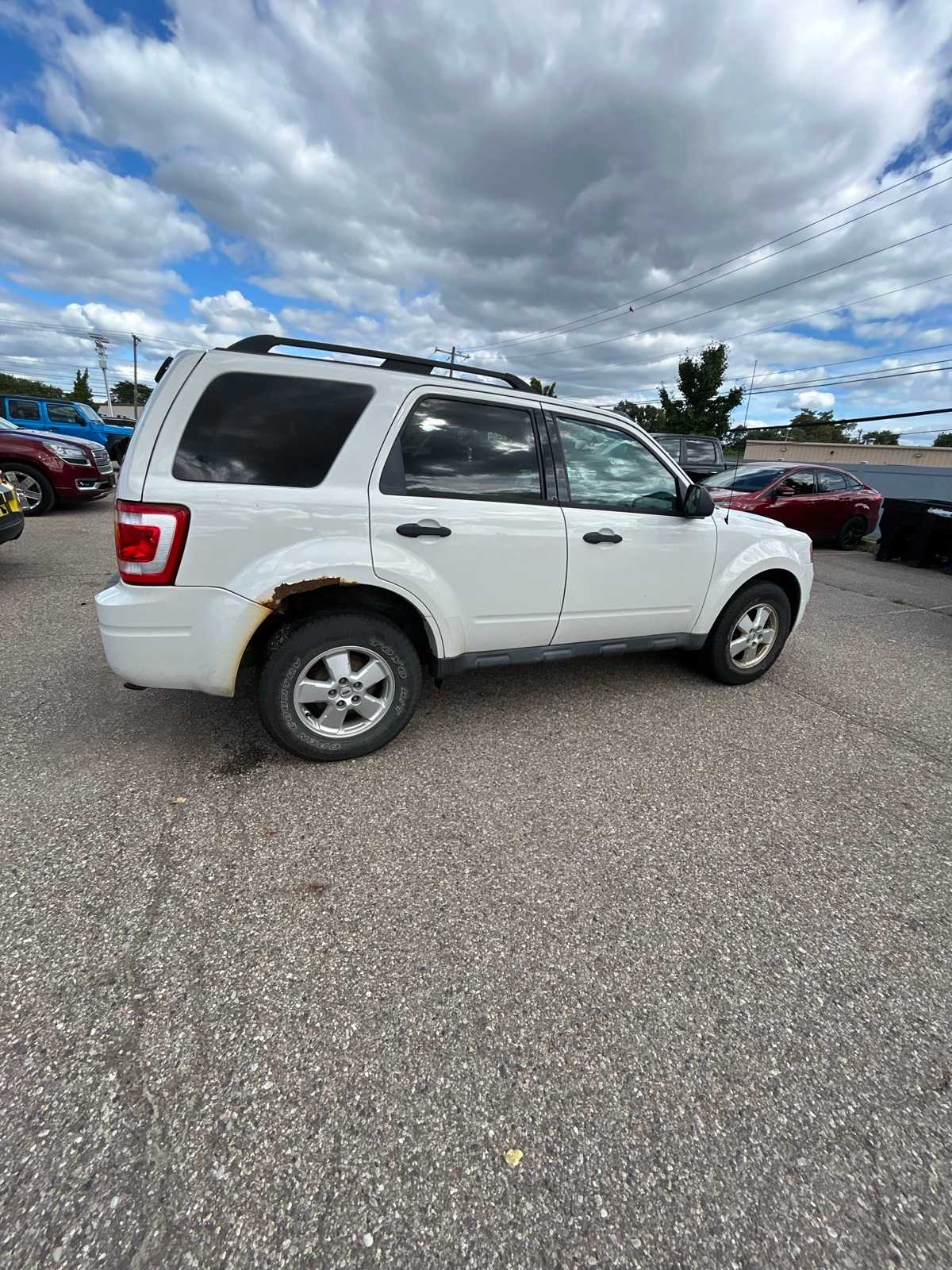 Thumbnail: 2011 Ford Escape - 14
