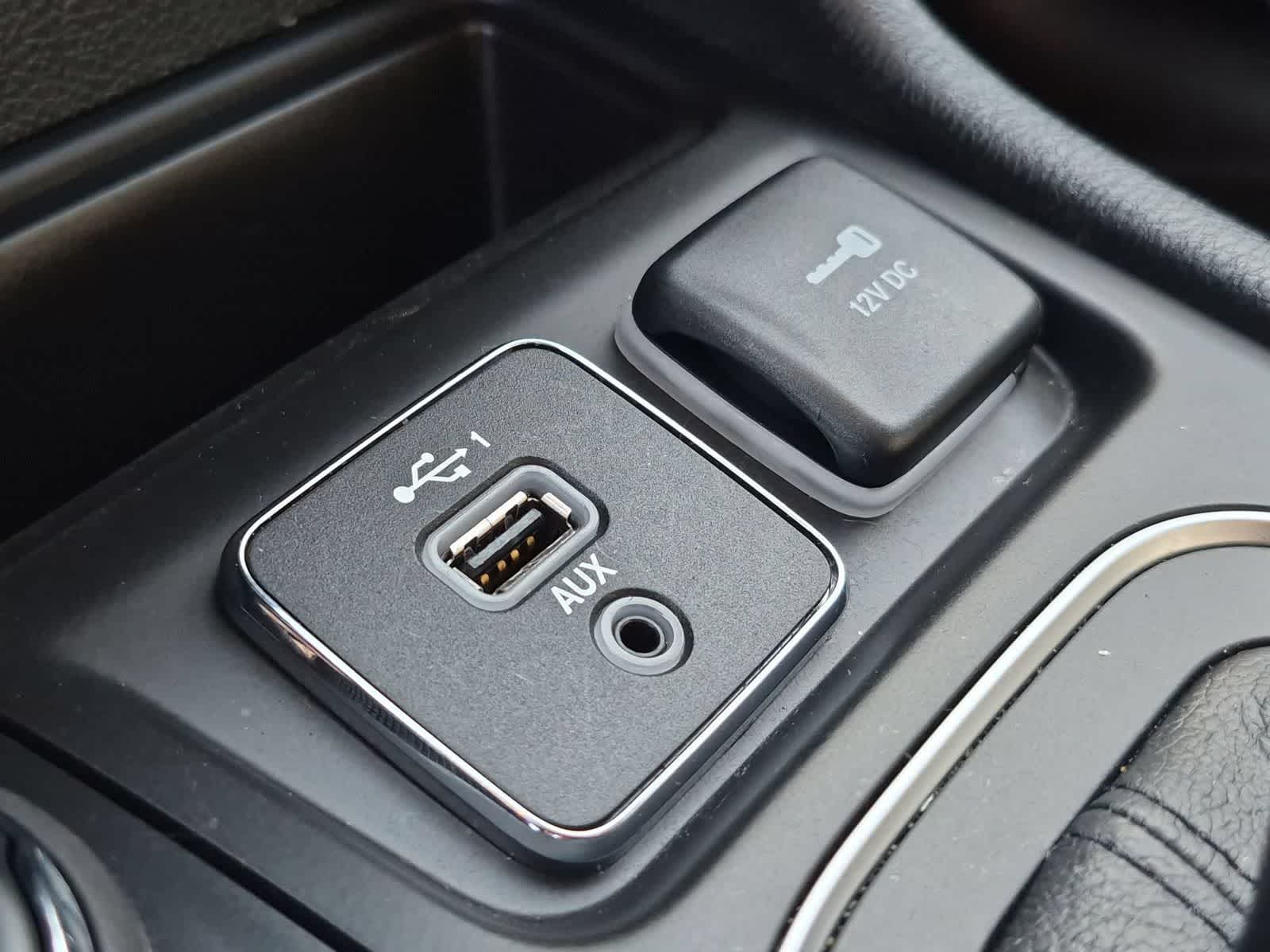 Thumbnail: 2022 Jeep Cherokee - 29