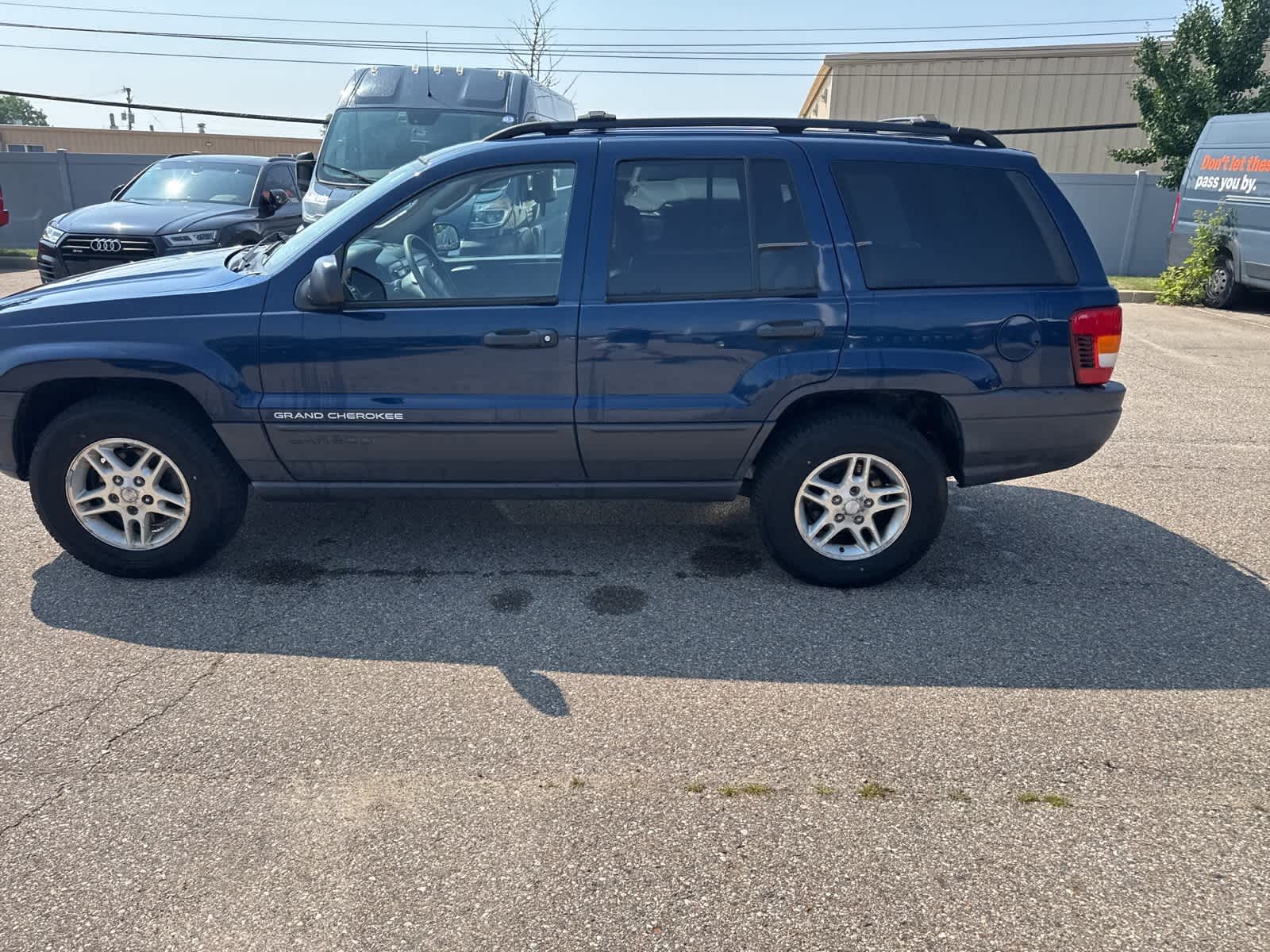 Thumbnail: 2003 Jeep Grand Cherokee - 20