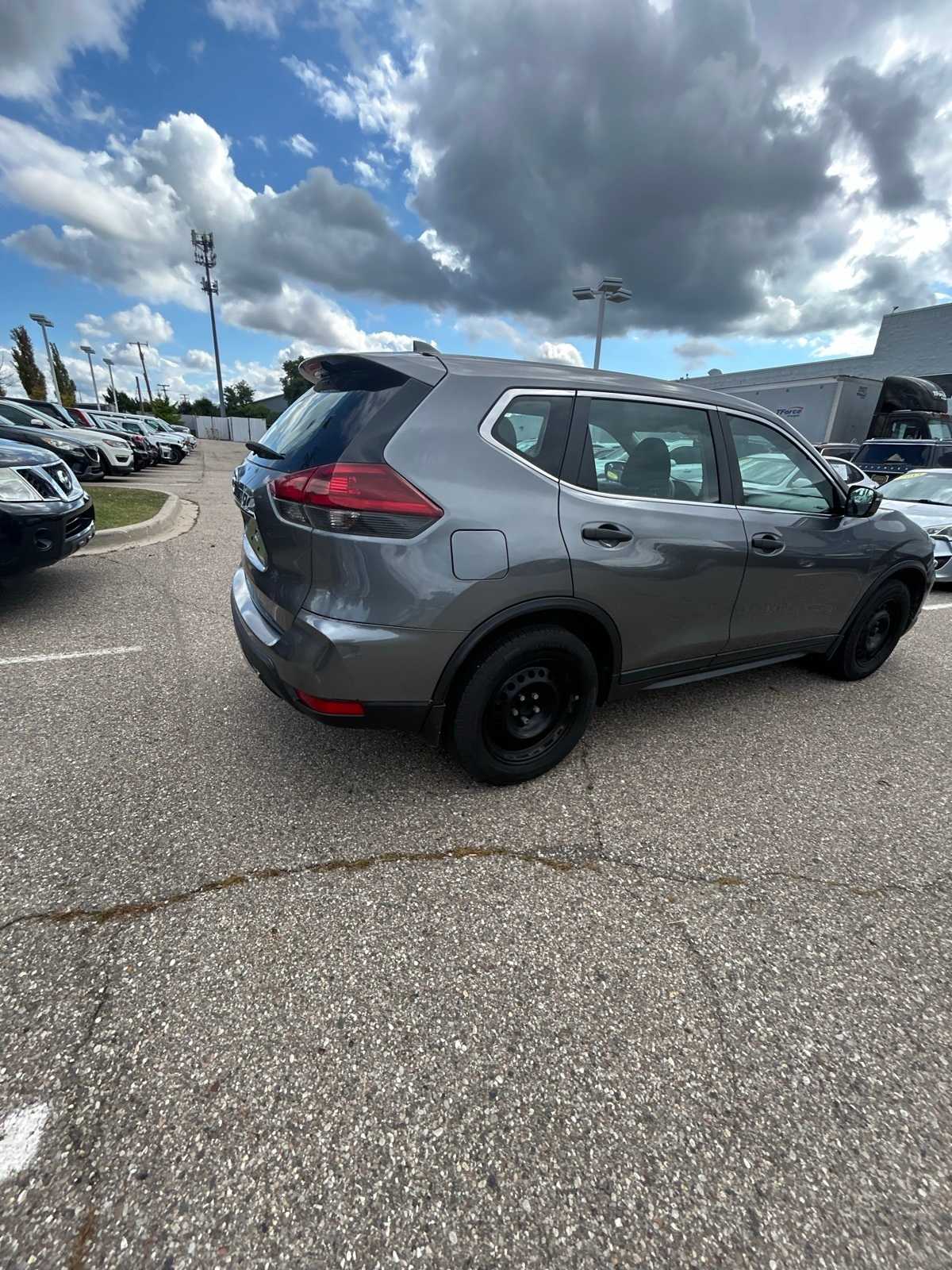 Thumbnail: 2019 Nissan Rogue - 14