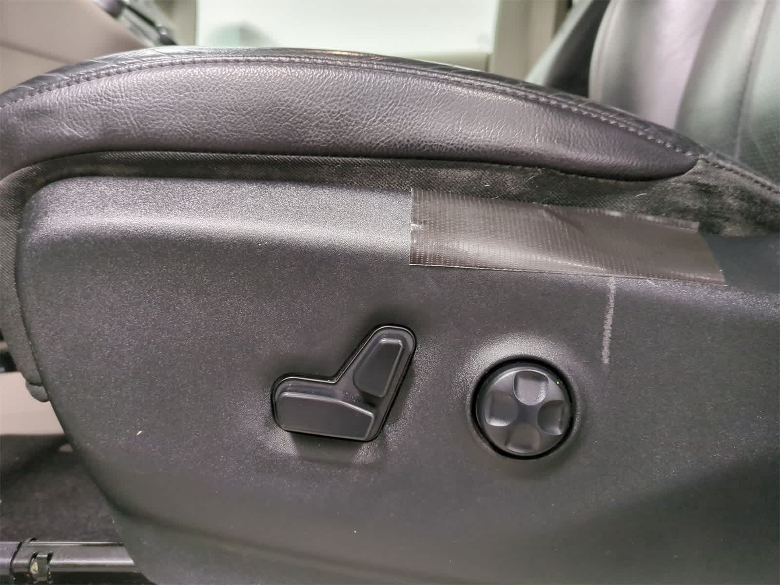 Thumbnail: 2018 Chrysler Pacifica - 18