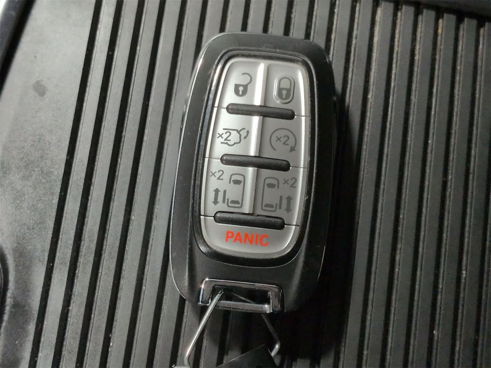 Thumbnail: 2022 Chrysler Pacifica - 38