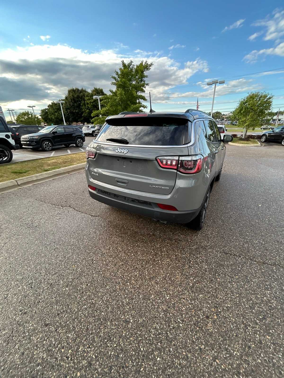 Thumbnail: 2022 Jeep Compass - 18
