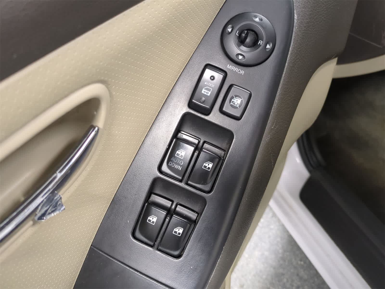 Thumbnail: 2010 Hyundai Elantra - 18