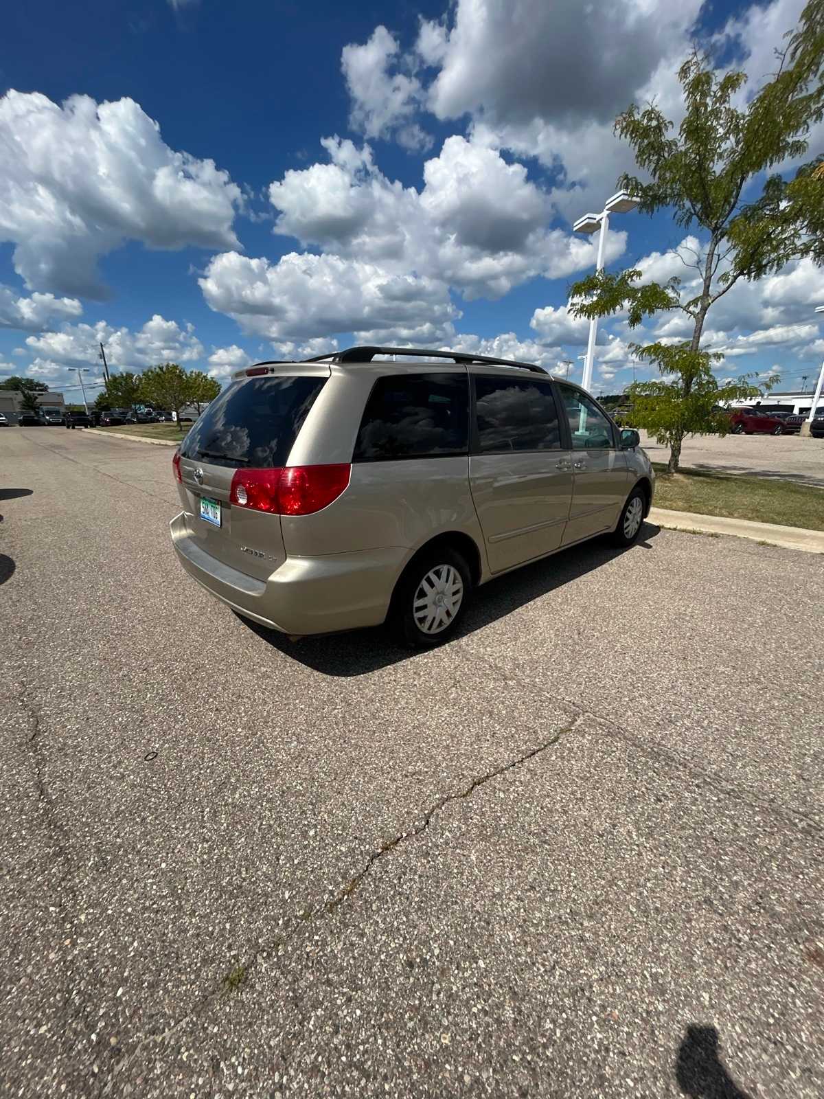 Thumbnail: 2008 Toyota Sienna - 15