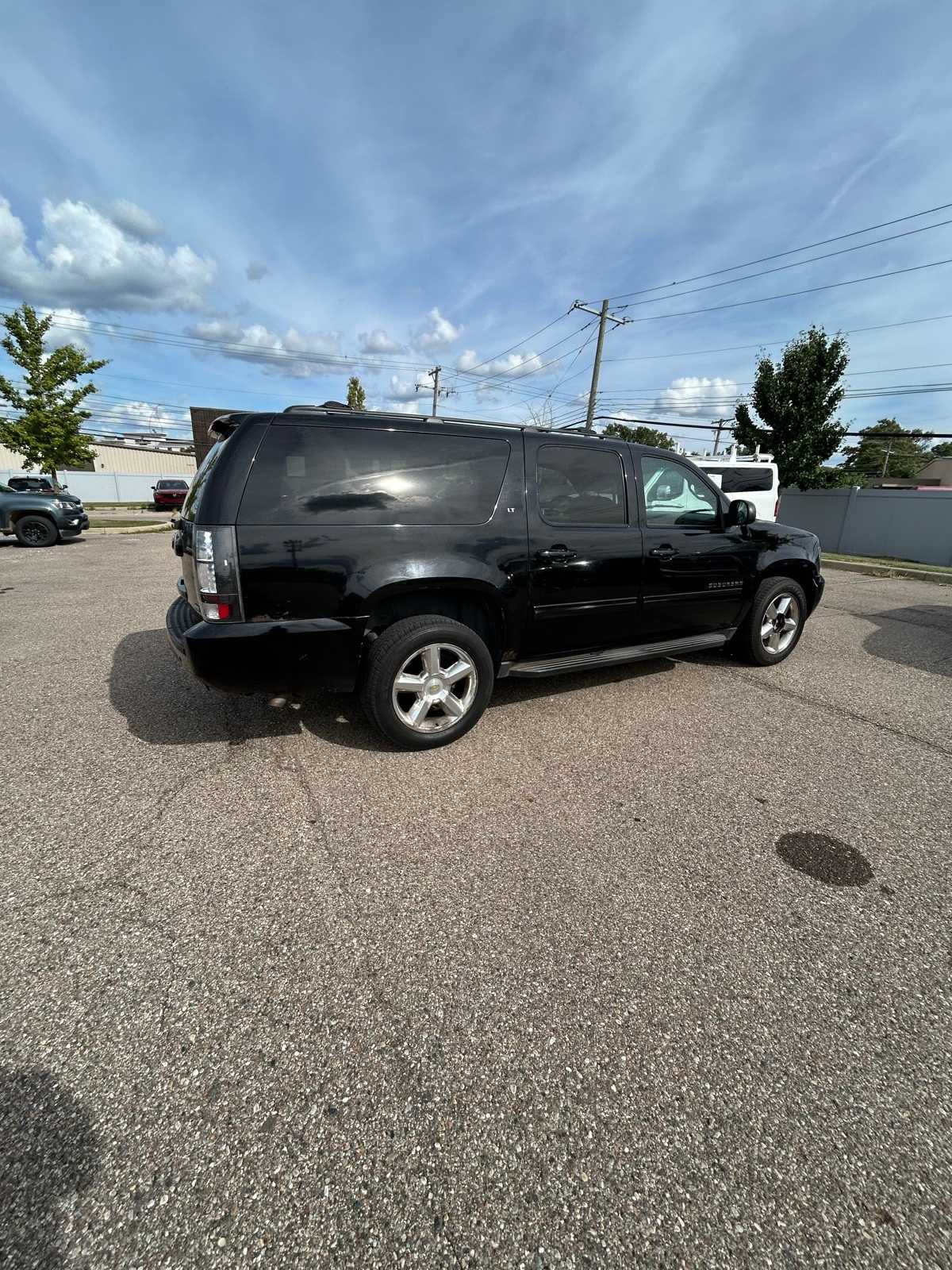 Thumbnail: 2011 Chevrolet Suburban - 15