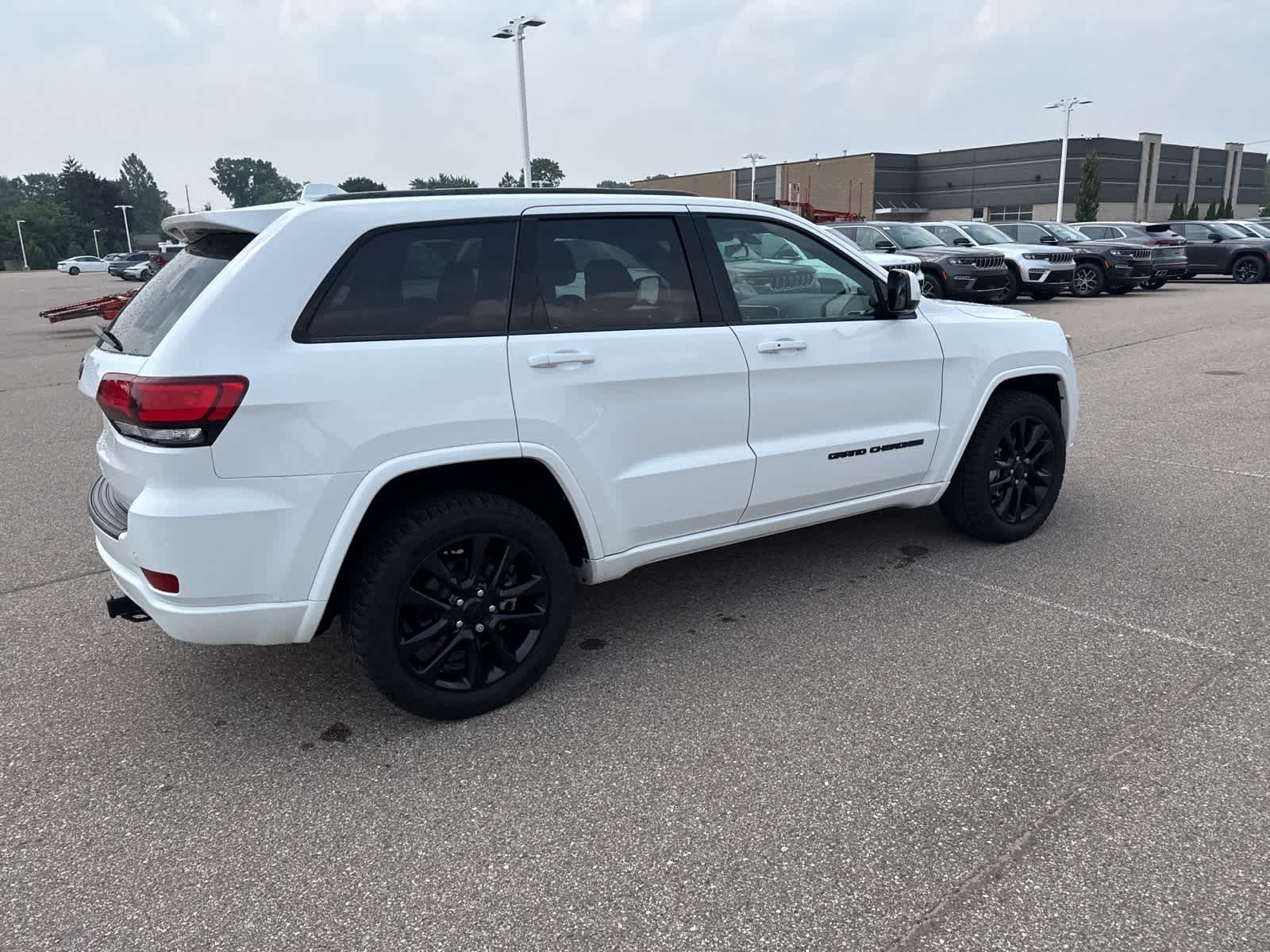 Thumbnail: 2021 Jeep Grand Cherokee - 15