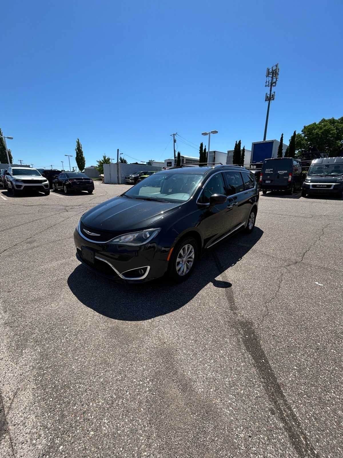 2018 Chrysler Pacifica Touring L -
                  Farmington Hills, MI
