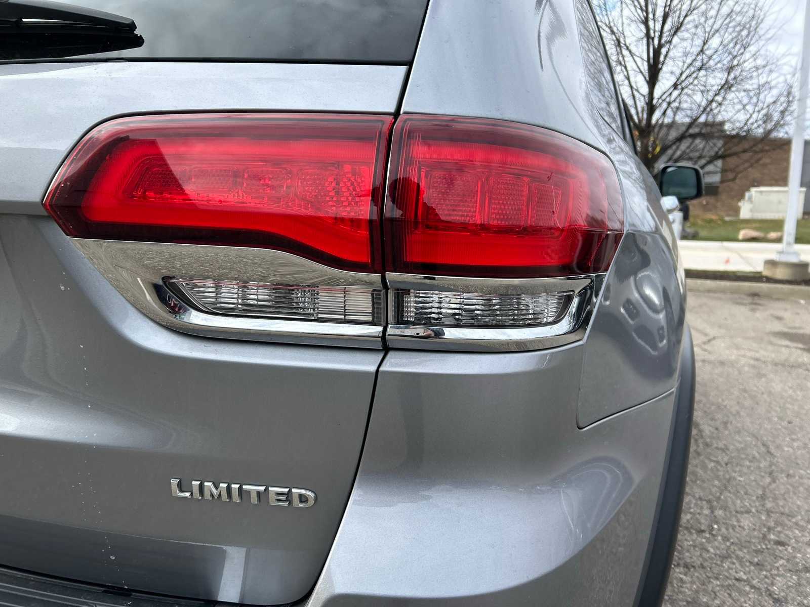 Thumbnail: 2020 Jeep Grand Cherokee - 24