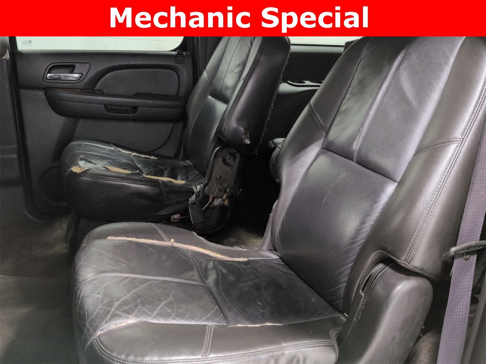 Thumbnail: 2011 Chevrolet Suburban - 20