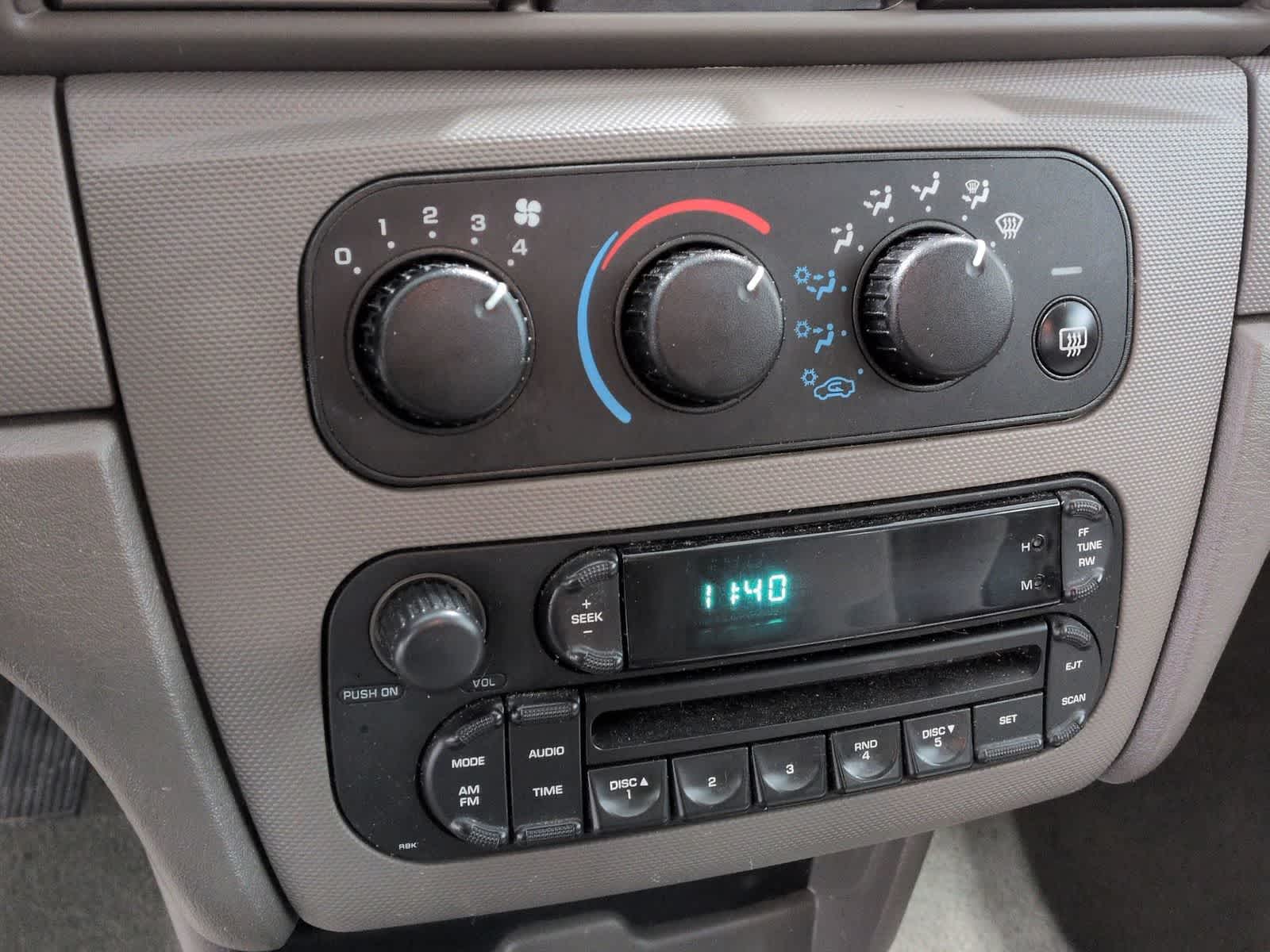 Thumbnail: 2006 Chrysler Sebring - 28