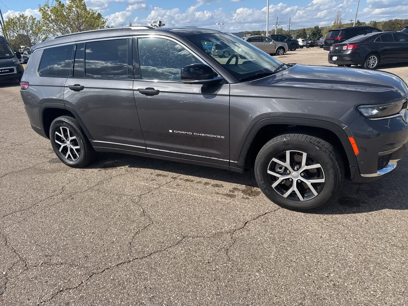 Thumbnail: 2024 Jeep Grand Cherokee L - 9