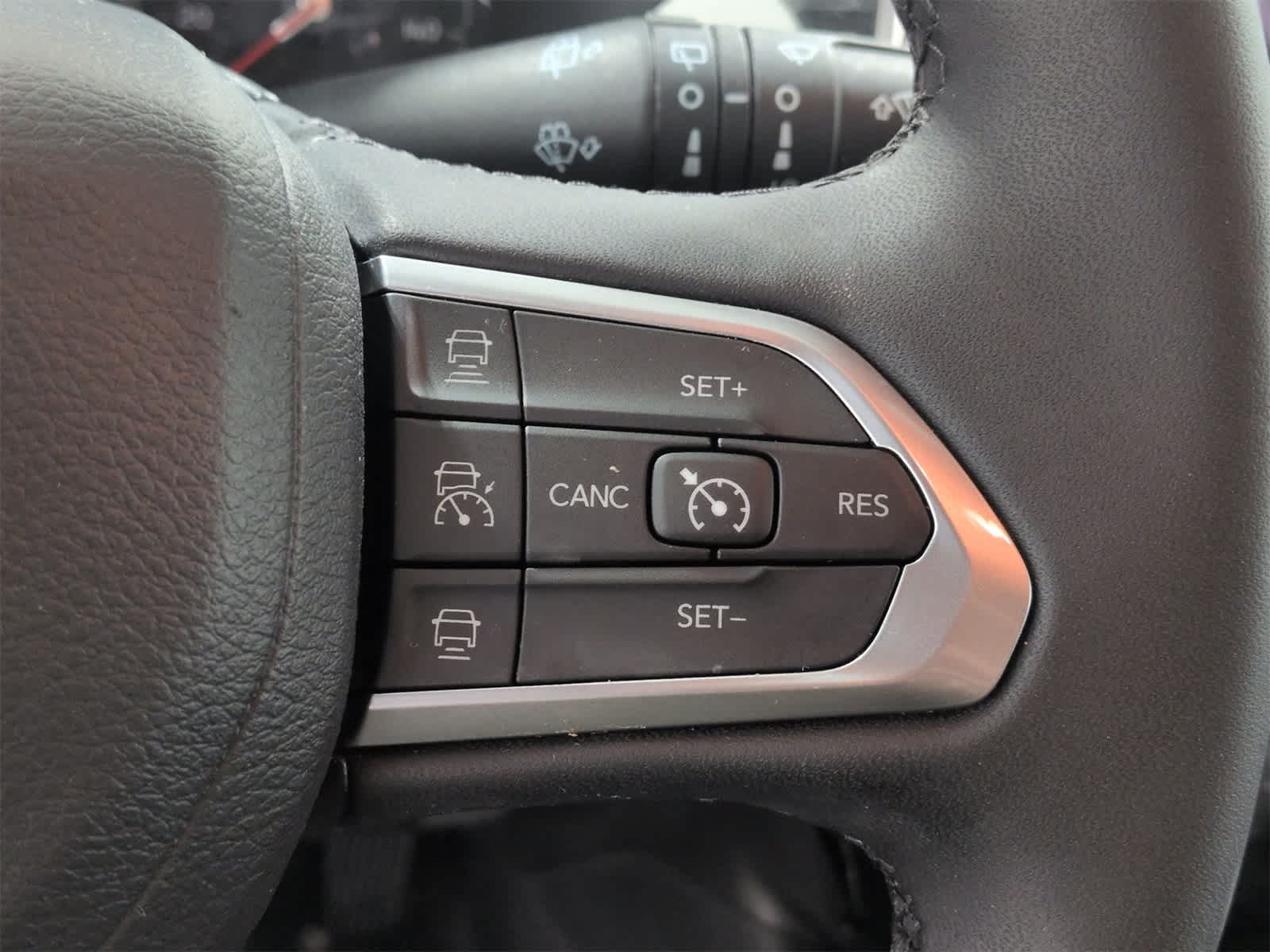 Thumbnail: 2023 Jeep Compass - 25