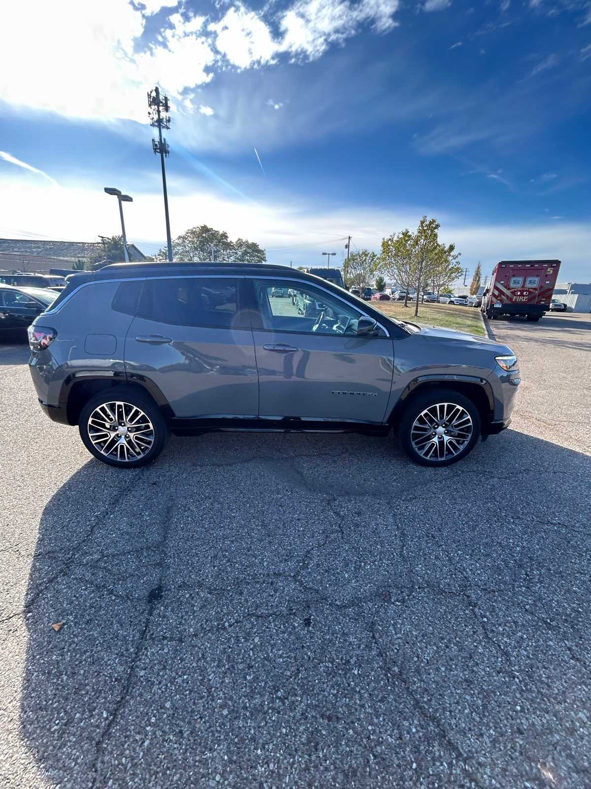 Thumbnail: 2022 Jeep Compass - 12