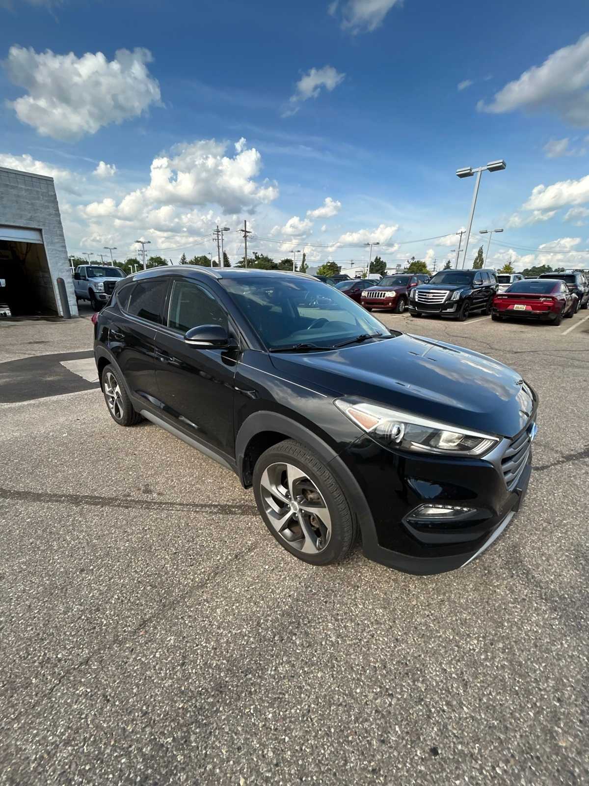 Thumbnail: 2017 Hyundai Tucson - 8