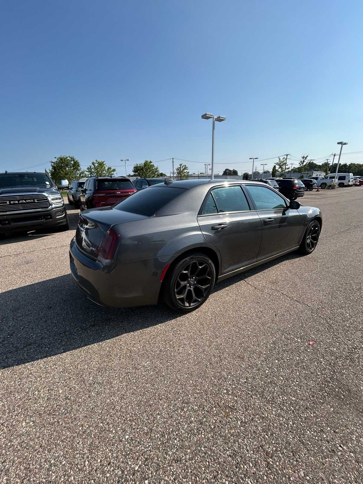 Thumbnail: 2019 Chrysler 300 - 19