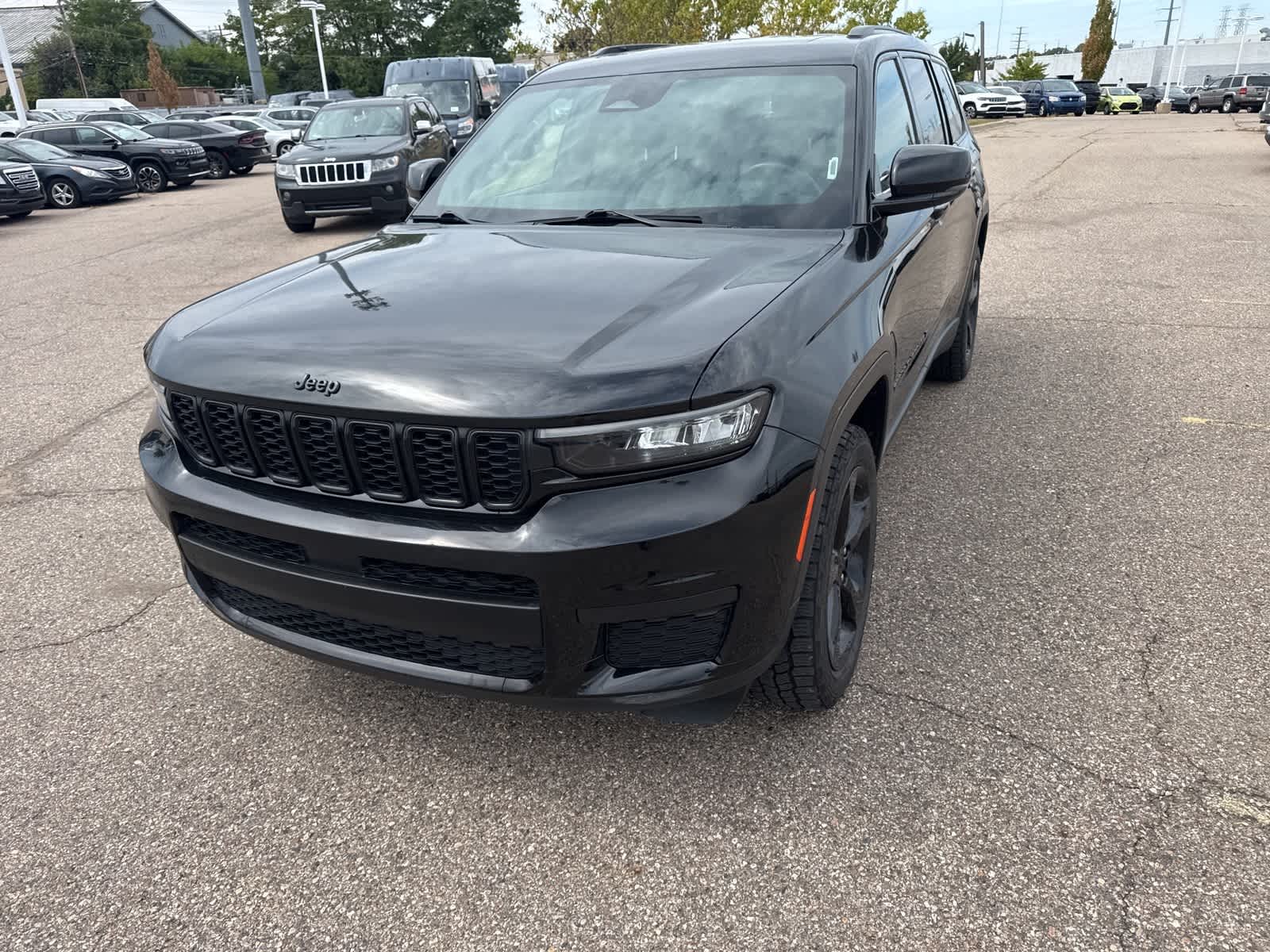 Thumbnail: 2021 Jeep Grand Cherokee L - 2
