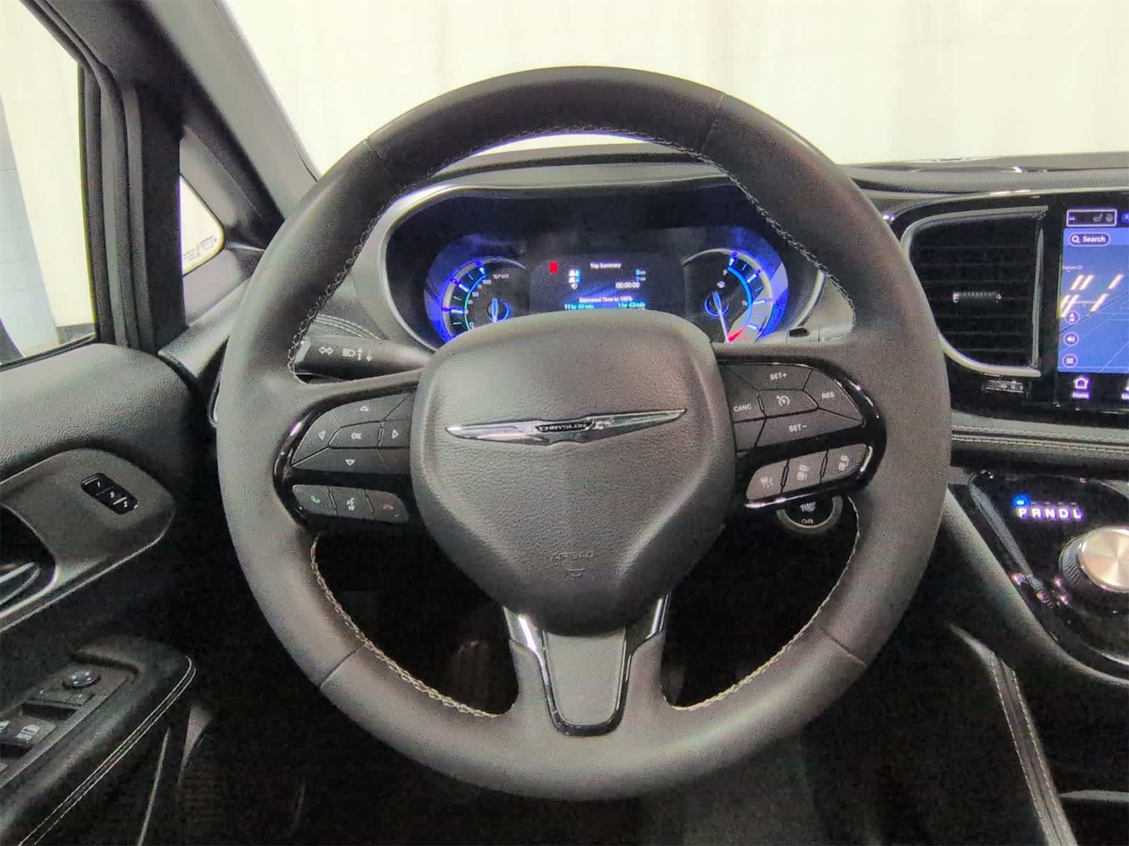 Thumbnail: 2022 Chrysler Pacifica - 25