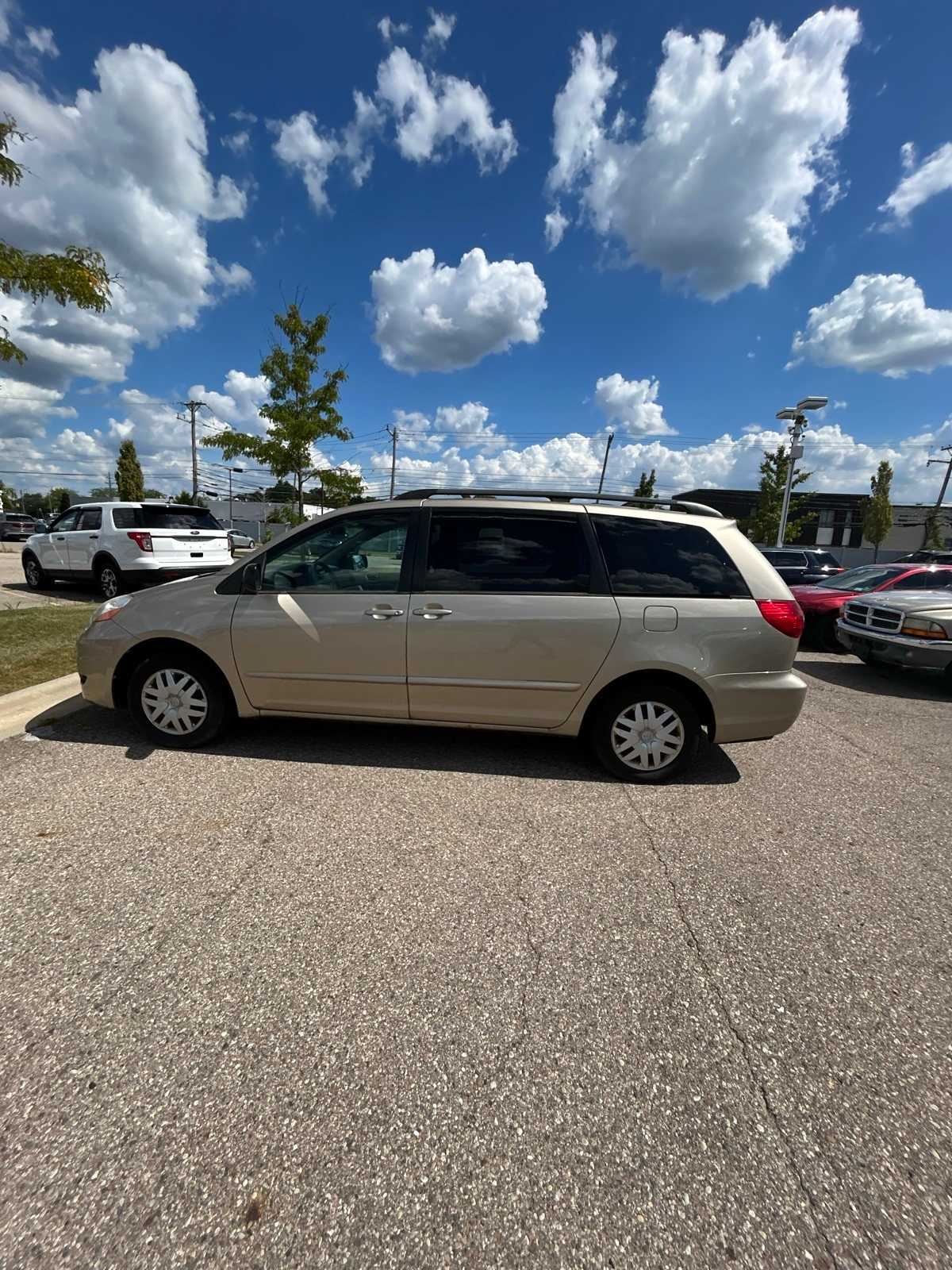 Thumbnail: 2008 Toyota Sienna - 24