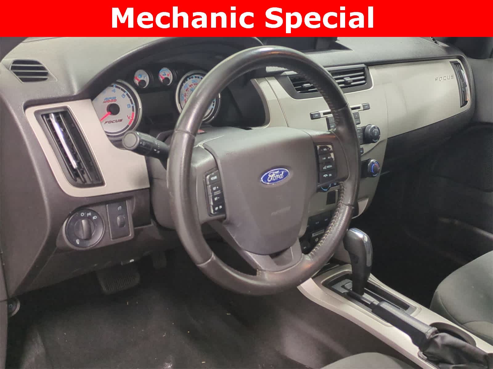 Thumbnail: 2010 Ford Focus - 10