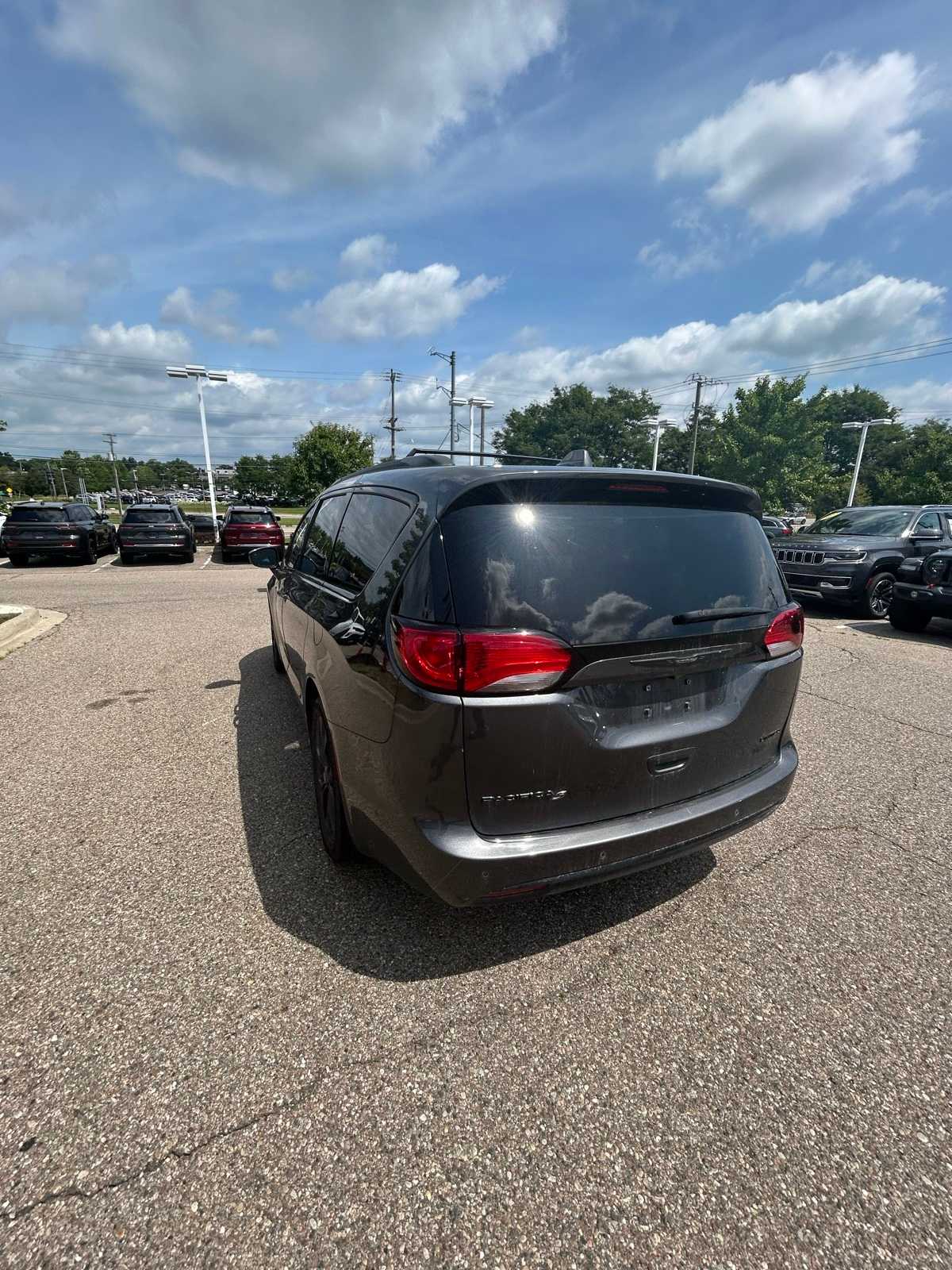 Thumbnail: 2019 Chrysler Pacifica - 24