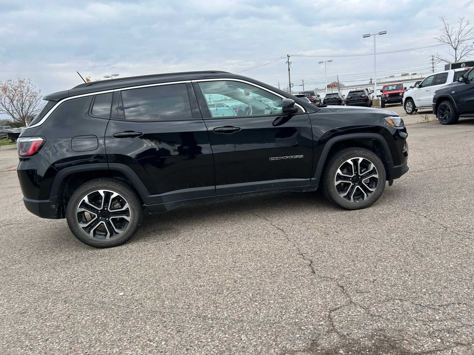 Thumbnail: 2022 Jeep Compass - 12