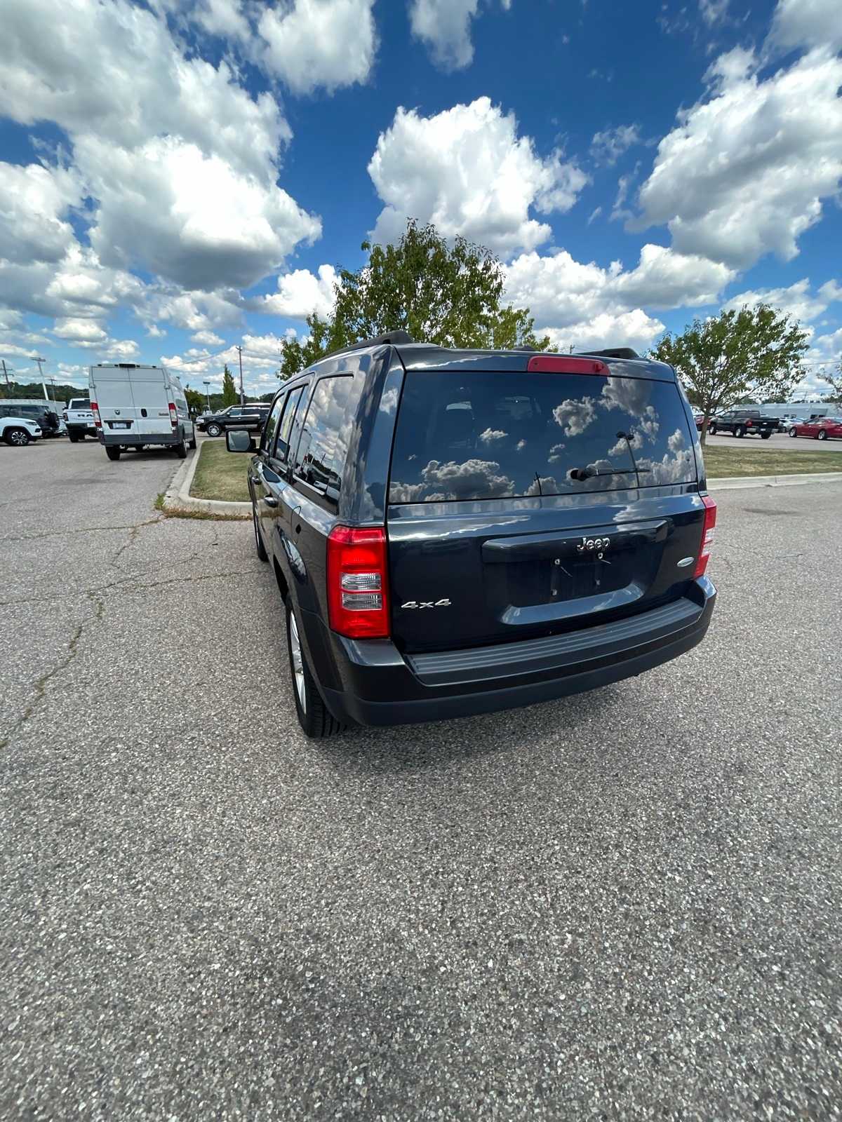 Thumbnail: 2014 Jeep Patriot - 21