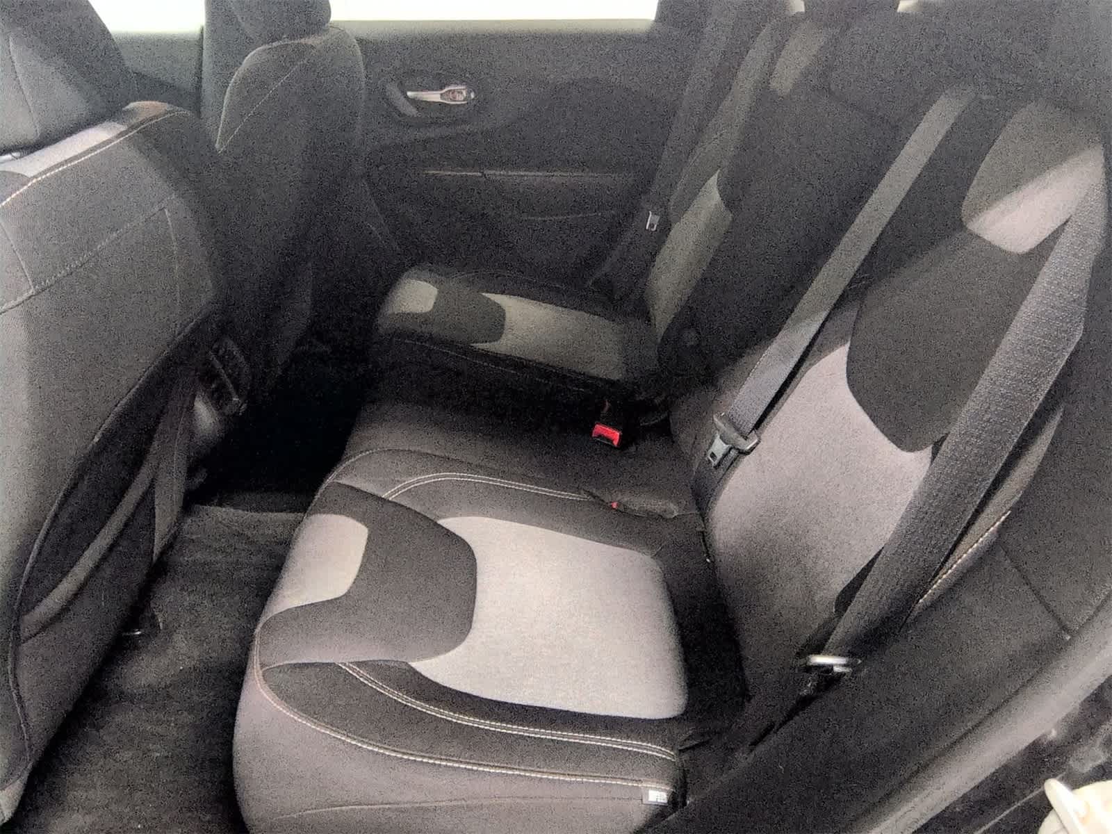 Thumbnail: 2014 Jeep Cherokee - 20