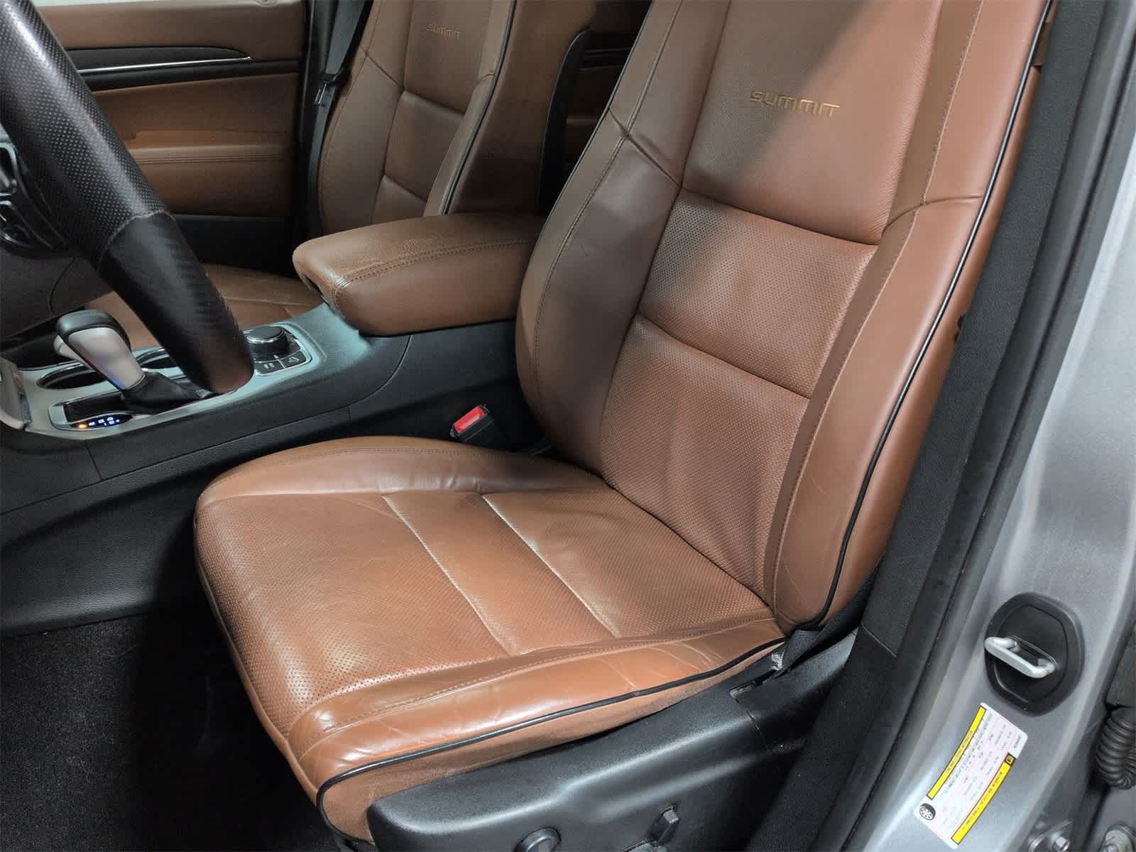 Thumbnail: 2019 Jeep Grand Cherokee - 17