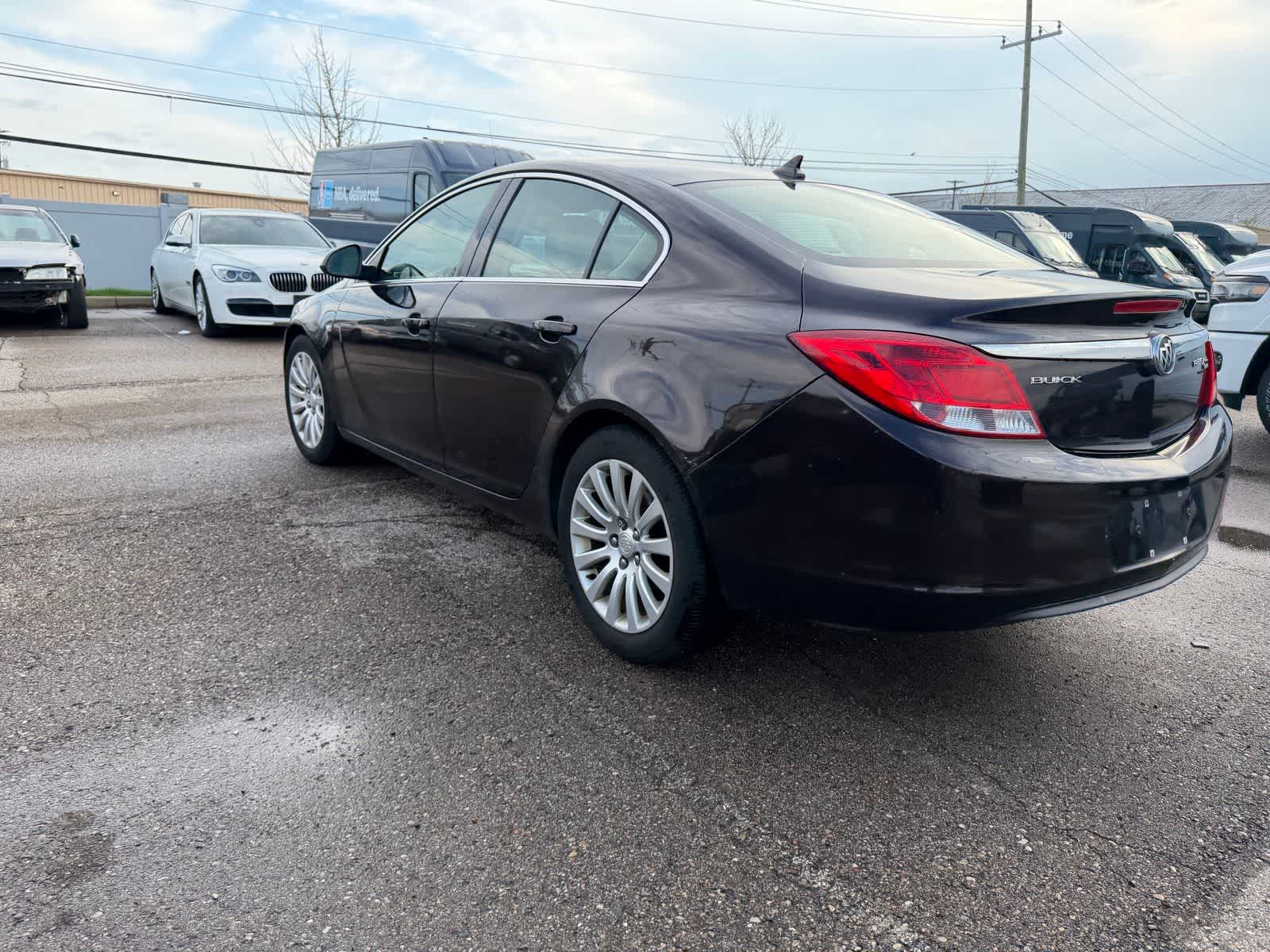 Thumbnail: 2011 Buick Regal - 25