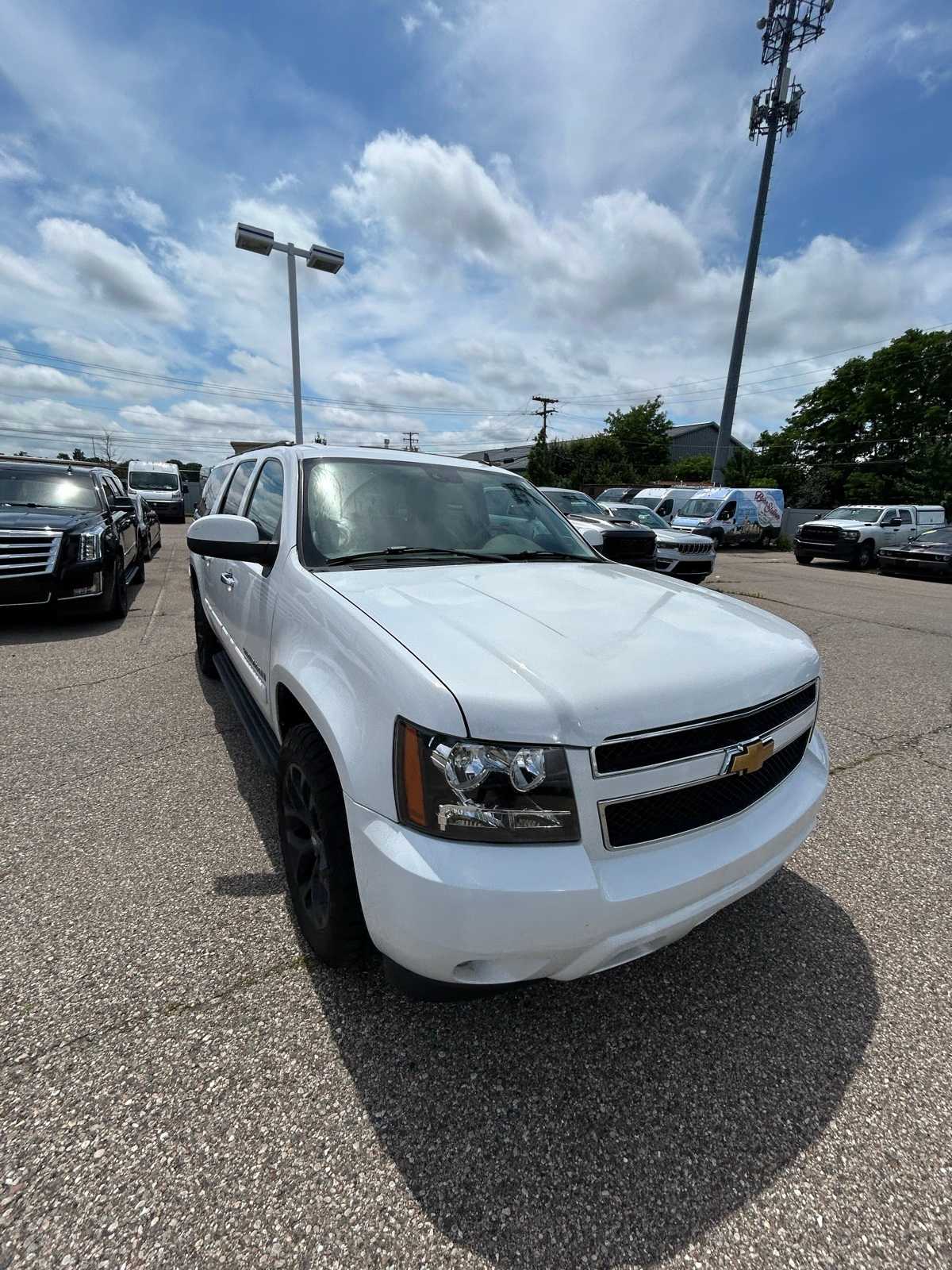 Thumbnail: 2008 Chevrolet Suburban - 7