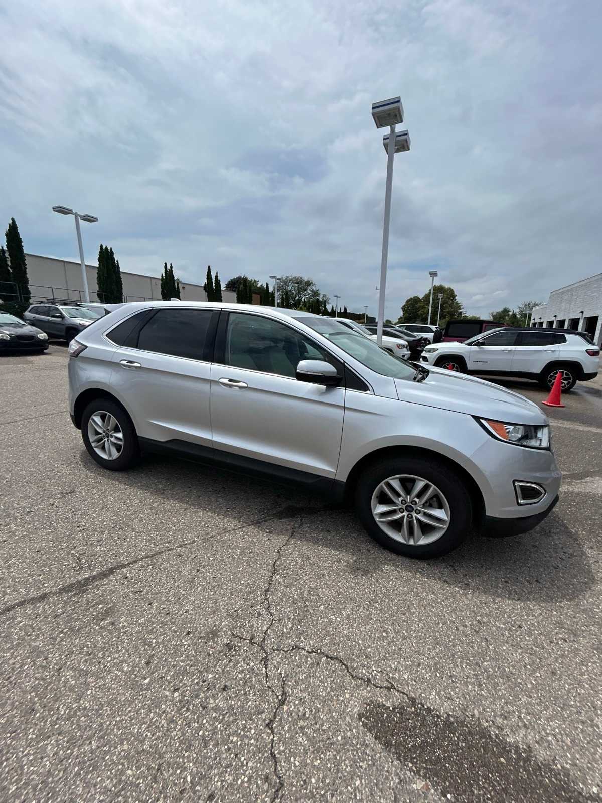 Thumbnail: 2017 Ford Edge - 10