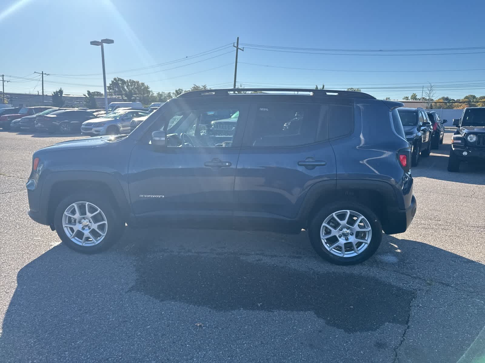 Thumbnail: 2021 Jeep Renegade - 29