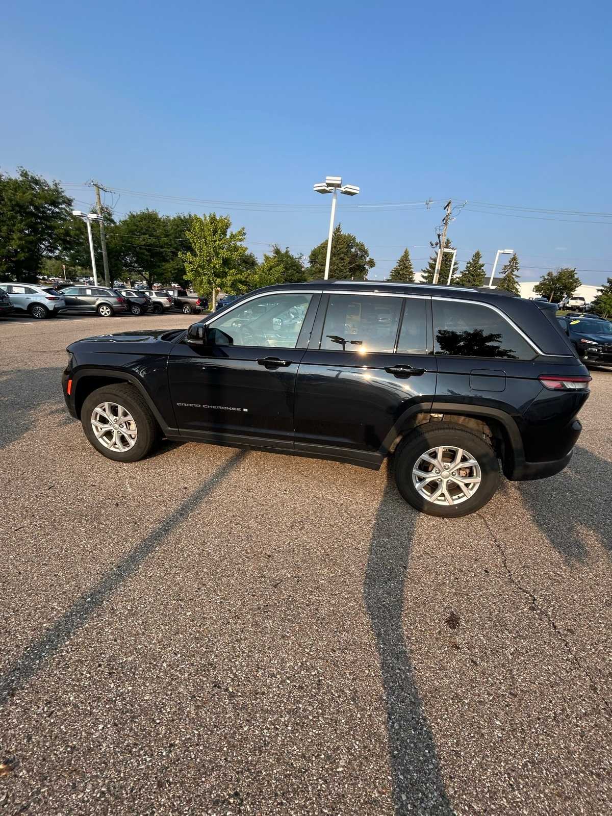 Thumbnail: 2023 Jeep Grand Cherokee - 28