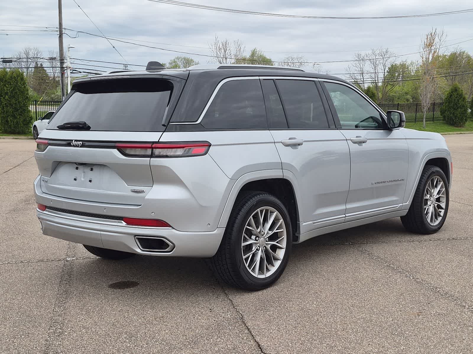 Thumbnail: 2022 Jeep Grand Cherokee - 14