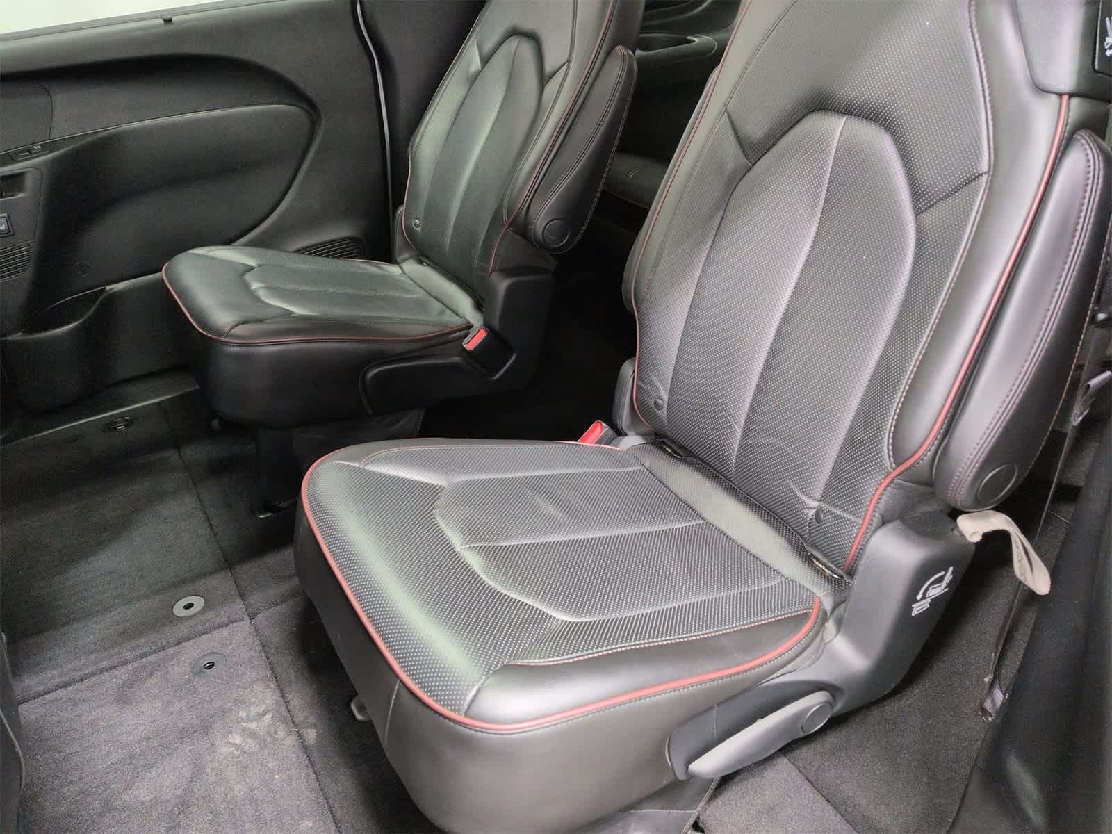 Thumbnail: 2020 Chrysler Pacifica - 21