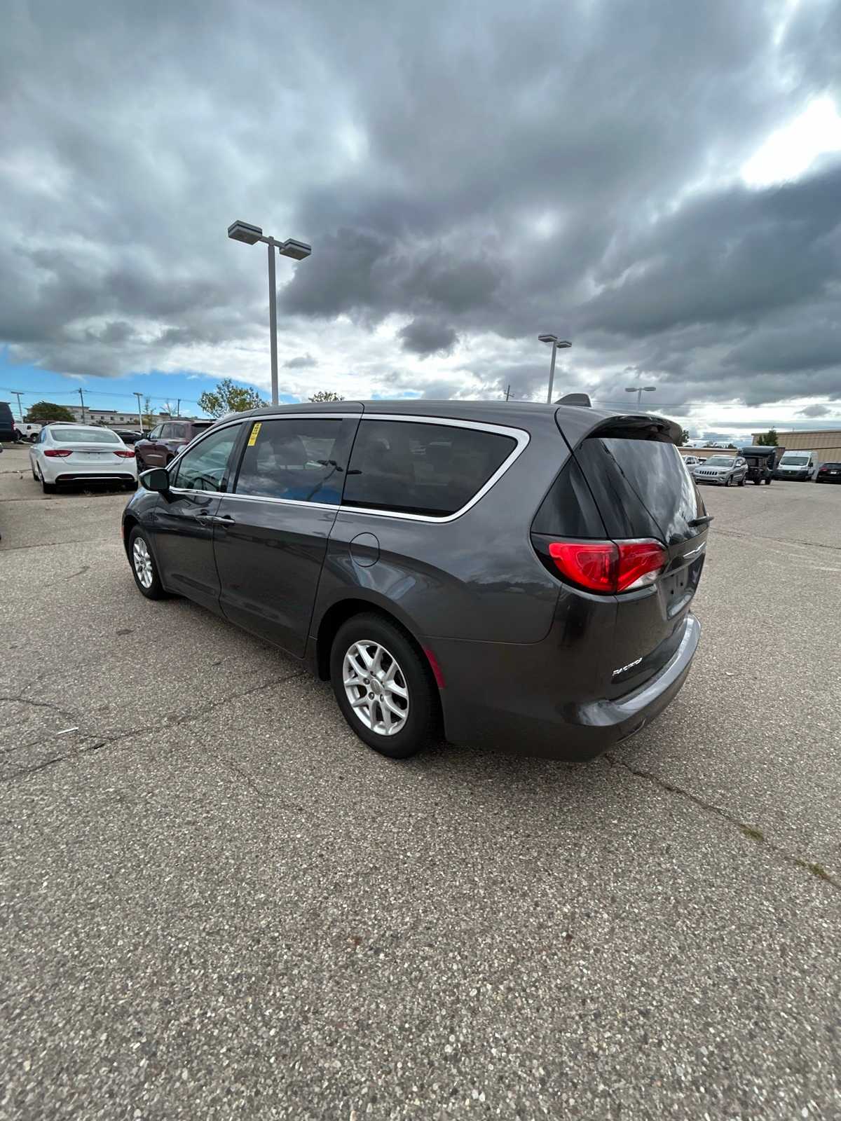Thumbnail: 2017 Chrysler Pacifica - 25