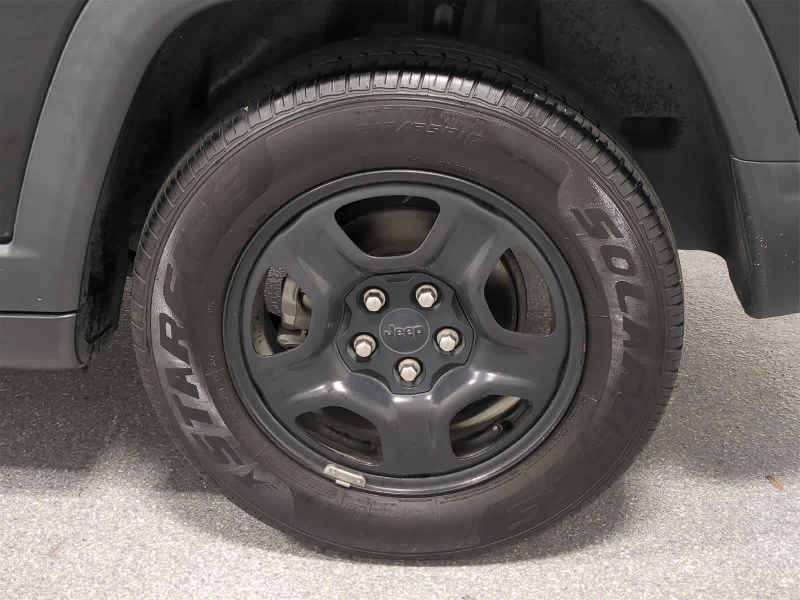 Thumbnail: 2018 Jeep Compass - 14