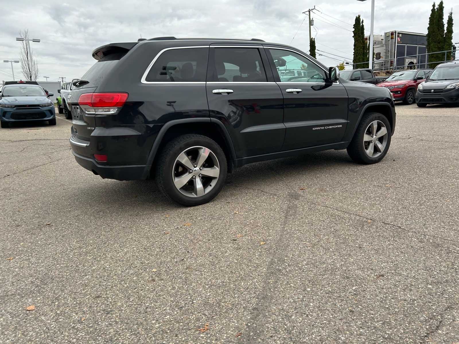 Thumbnail: 2015 Jeep Grand Cherokee - 13