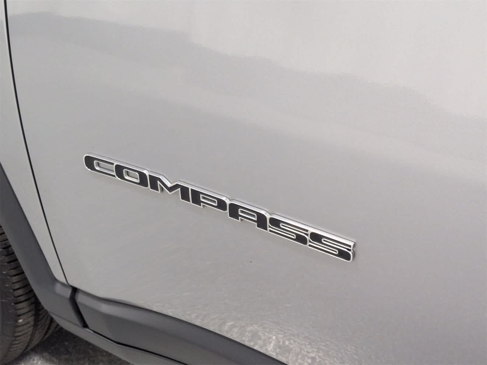 Thumbnail: 2022 Jeep Compass - 13
