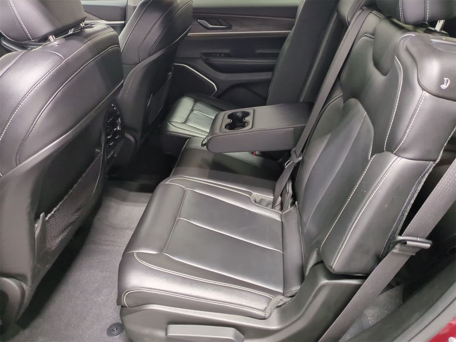 Thumbnail: 2022 Jeep Grand Cherokee L - 18